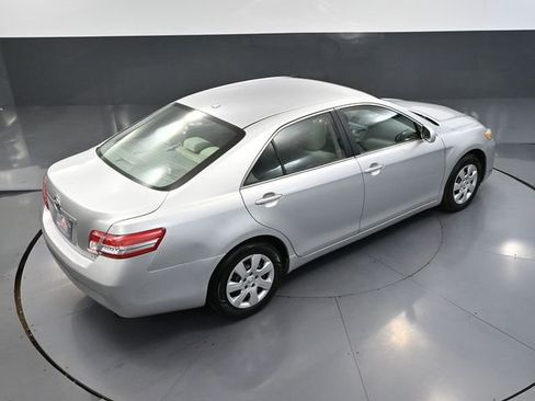 Used 2011 Toyota Camry LE image 48