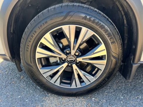 Used 2023 Nissan Rogue SV image 13