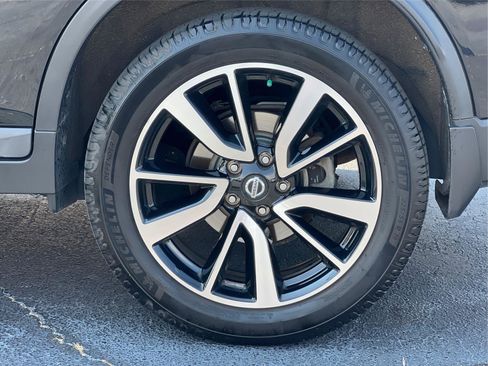 Used 2020 Nissan Rogue SL w/ Premium Package AWD/4WD image 26