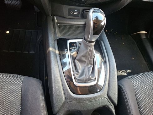 Used 2019 Nissan Rogue Sport SV AWD/4WD image 16
