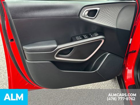 Used 2024 Kia Soul S FWD image 11