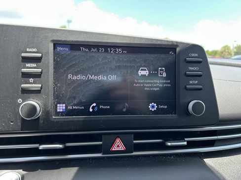 Used 2023 Hyundai Elantra SEL w/ Preferred Accessory Package FWD image 26