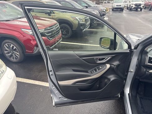 Used 2023 Subaru Forester Limited image 18