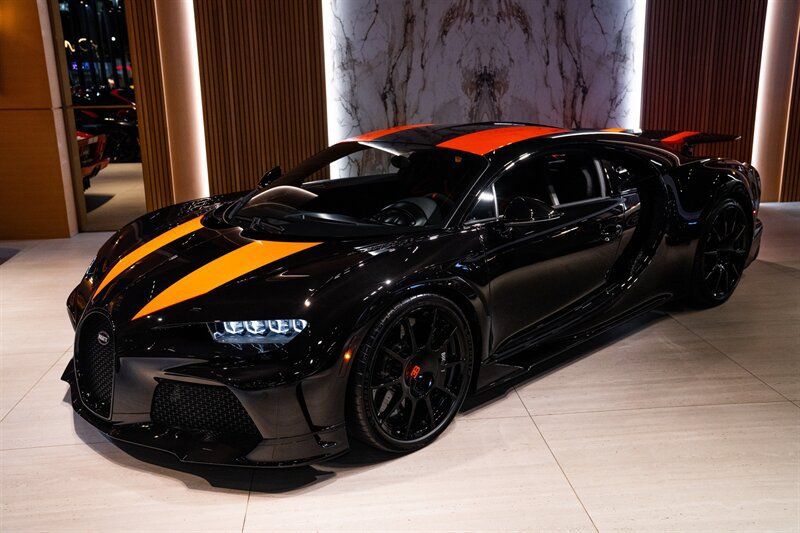 Used 2022 Bugatti Chiron Super Sport AWD/4WD image 13
