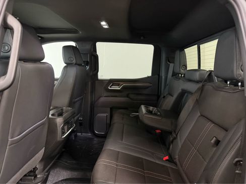 Used 2025 Chevrolet Silverado 1500 High Country w/ Midnight Edition AWD/4WD image 15