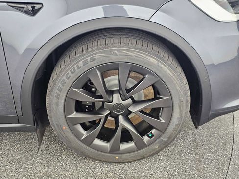 Used 2022 Tesla Model X image 9