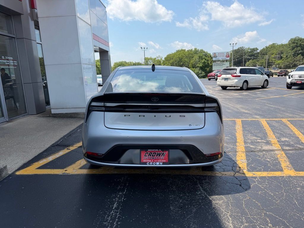 New 2026 Toyota Prius Plug-In Hybrid FWD image 6