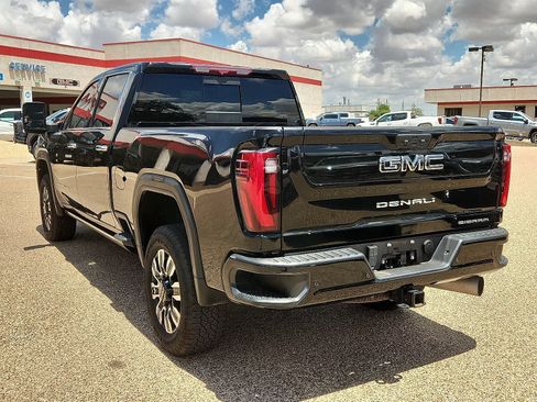 Used 2024 GMC Sierra 2500 Denali Ultimate AWD/4WD image 3