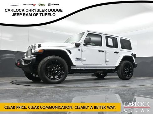 Used 2025 Jeep Wrangler Unlimited Sahara w/ Safety Group AWD/4WD image 44