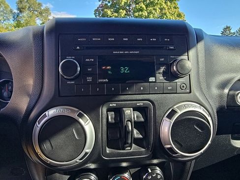 Used 2012 Jeep Wrangler Unlimited Sahara w/ Dual Top Group image 19