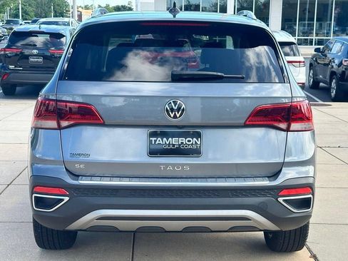 Used 2024 Volkswagen Taos SE w/ Black Wheel Package FWD image 3