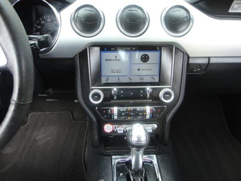 Used 2016 Ford Mustang Premium image 8