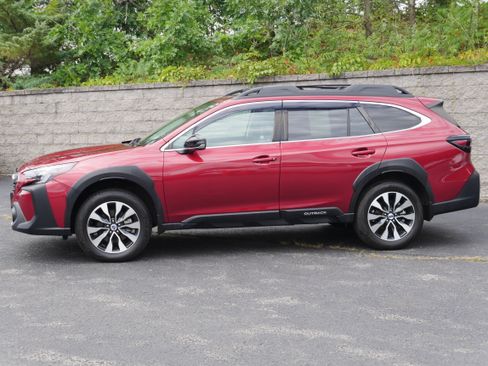 Used 2024 Subaru Outback Limited AWD/4WD image 3