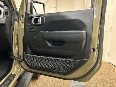 Used 2025 Jeep Wrangler Sport AWD/4WD image 10