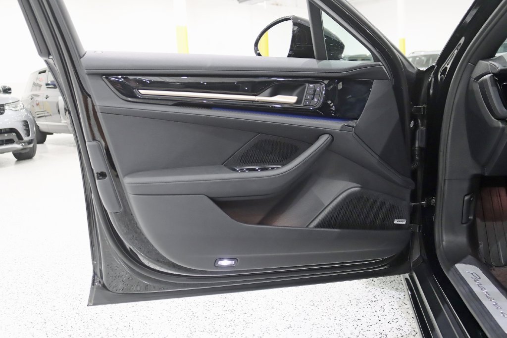 Used 2025 Porsche Panamera 4 AWD/4WD image 34