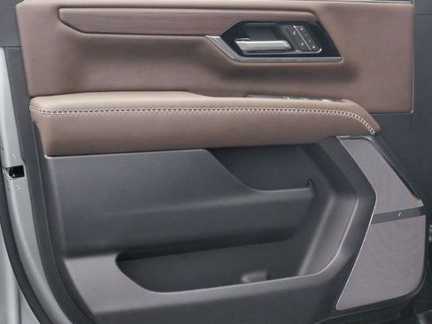 New 2026 GMC Yukon XL Denali Ultimate AWD/4WD image 23