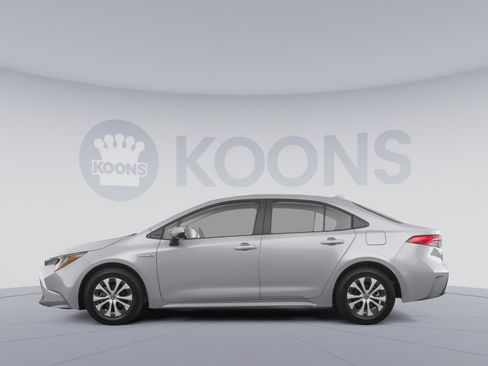 Used 2020 Toyota Corolla LE FWD image 2