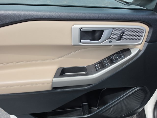 Certified 2023 Ford Explorer XLT w/ Equipment Group 202A RWD image 18