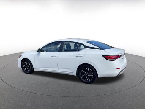 Used 2025 Nissan Sentra SV image 9