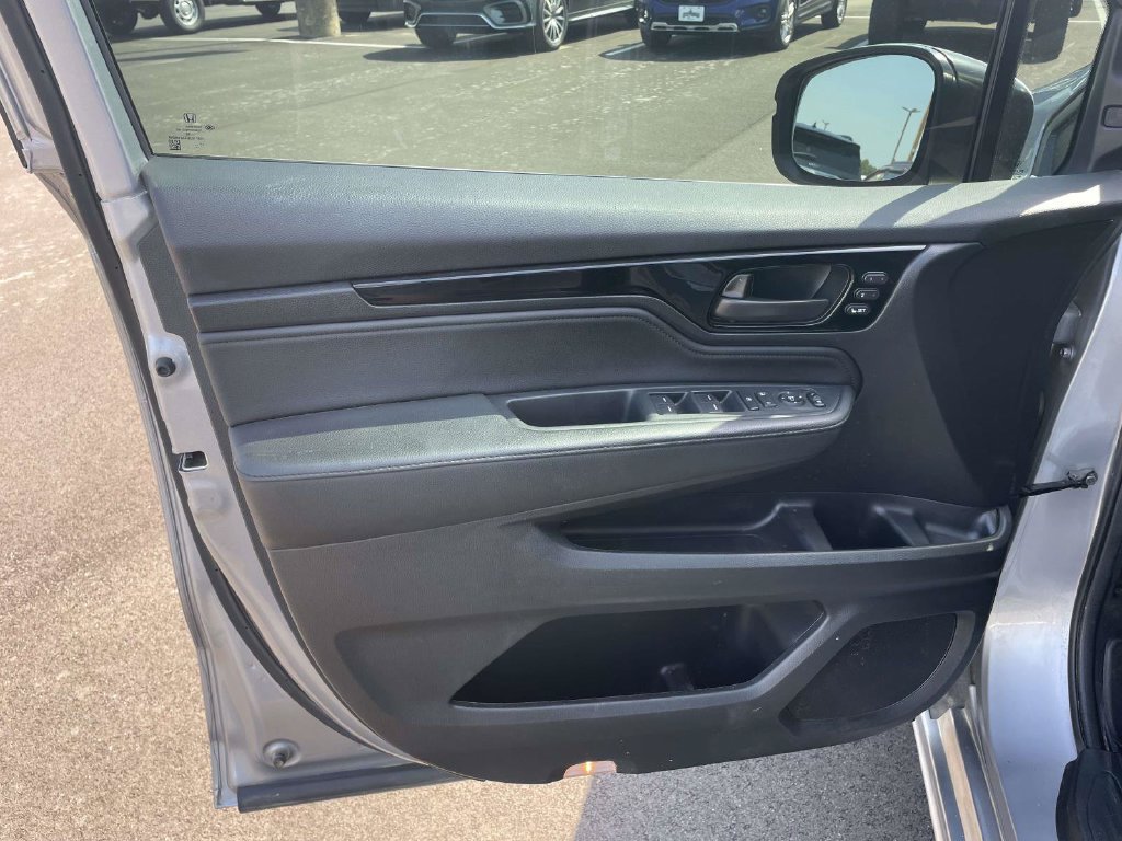 Used 2025 Honda Odyssey Touring image 15