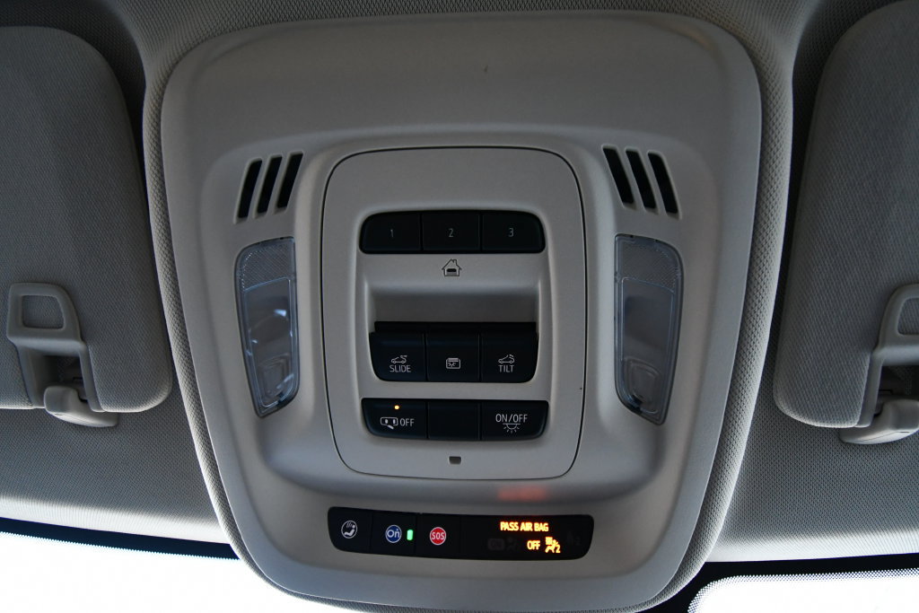 Used 2023 Buick Envision Avenir AWD/4WD image 35