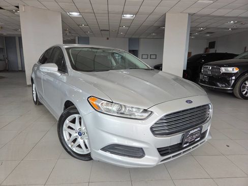Used 2015 Ford Fusion SE image 1