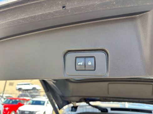 Used 2025 Nissan Rogue SV image 23