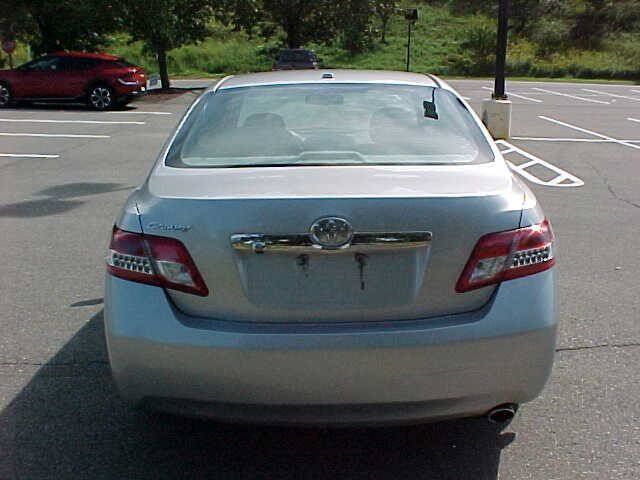 Used 2011 Toyota Camry XLE w/ SE/XLE Extra-Value Pkg FWD image 12
