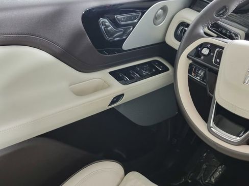 Used 2022 Lincoln Aviator Black Label Grand Touring AWD/4WD image 32