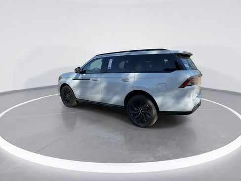 New 2026 Lincoln Navigator Reserve AWD/4WD image 6