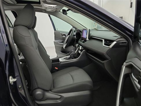 Used 2023 Toyota RAV4 XLE image 29