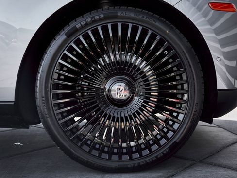 Used 2023 Rolls-Royce Cullinan image 22