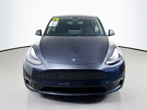 Used 2024 Tesla Model Y Long Range image 11