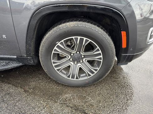 Used 2022 Jeep Wagoneer Series III image 39