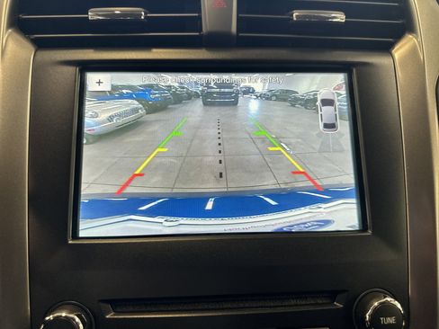 Used 2017 Ford Fusion SE w/ Fusion SE Technology Package image 28