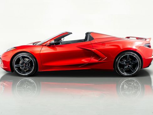 Used 2021 Chevrolet Corvette Stingray Convertible w/ Battery Protection Package image 17