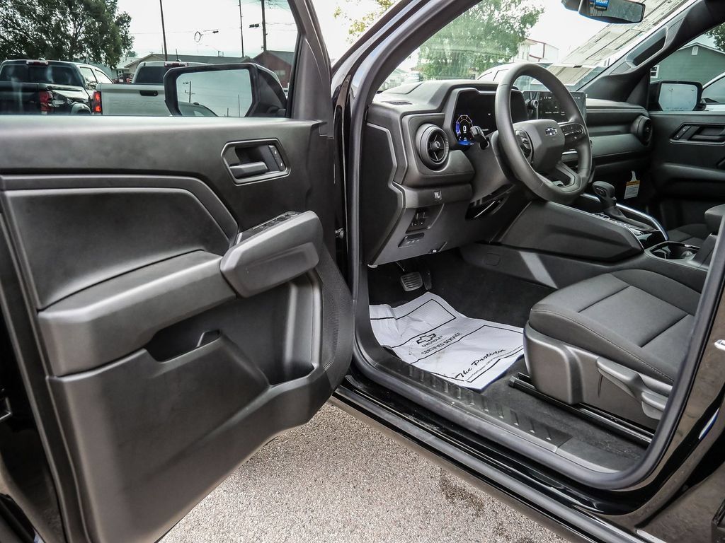 New 2026 Chevrolet Colorado Trail Boss w/ Midnight Edition AWD/4WD image 31