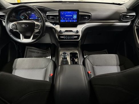 Used 2023 Ford Explorer XLT image 10