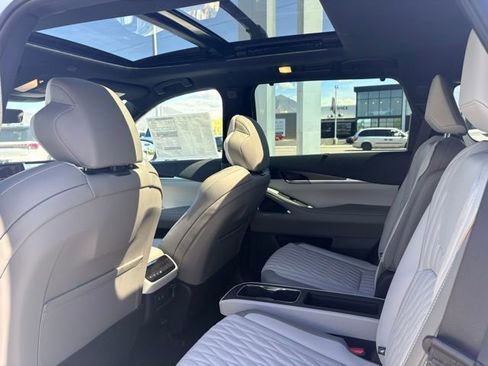 New 2026 INFINITI QX60 Autograph image 13