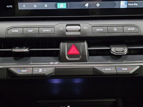 Used 2025 Kia K4 EX FWD image 19
