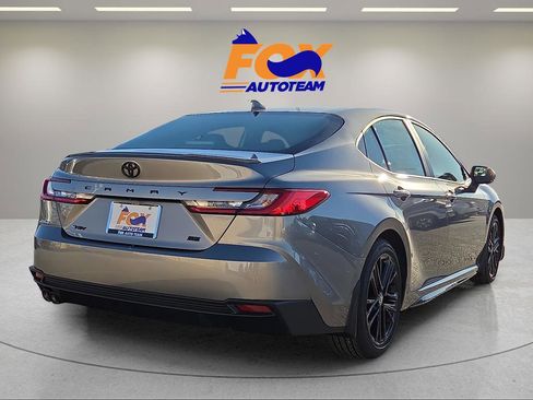 Used 2026 Toyota Camry SE w/ Convenience Package image 4