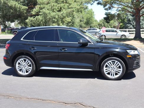 Used 2018 Audi Q5 2.0T Premium Plus w/ Premium Plus Package AWD/4WD image 3