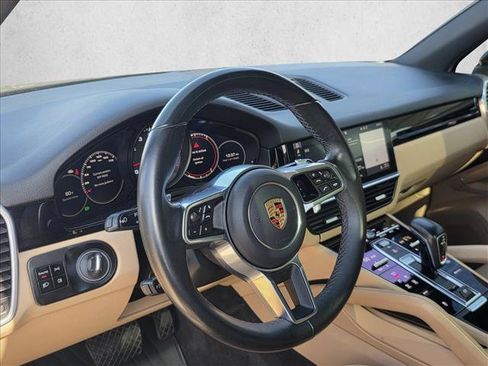 Used 2019 Porsche Cayenne w/ Premium Plus Package image 13