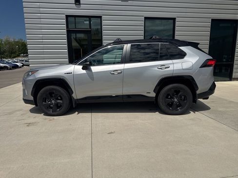 Used 2021 Toyota RAV4 XSE image 8