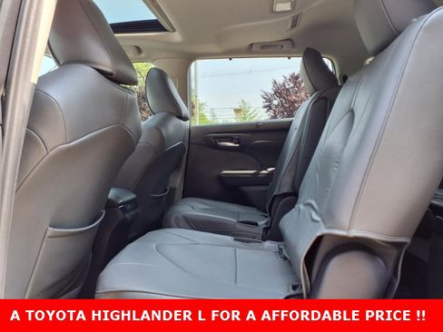 Used 2023 Toyota Highlander L image 10