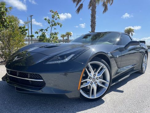 Used 2019 Chevrolet Corvette Stingray Coupe w/ 1LT RWD image 1