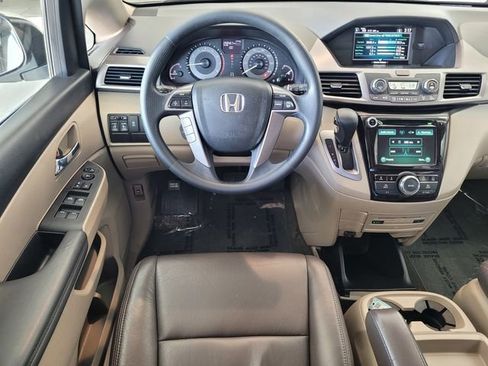 Used 2017 Honda Odyssey SE image 16