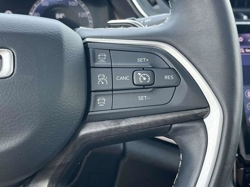 Used 2022 Jeep Grand Cherokee L Limited AWD/4WD image 30
