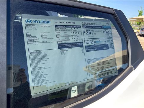 Used 2025 Hyundai Santa Cruz SE image 18