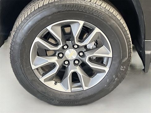 Used 2023 Chevrolet Silverado 1500 LT image 31